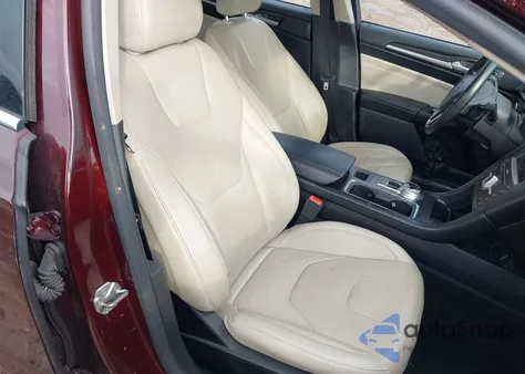 2017 Ford Fusion Titanium z USA, uszkodzony, nr VIN 3FA6P0K97HR131655